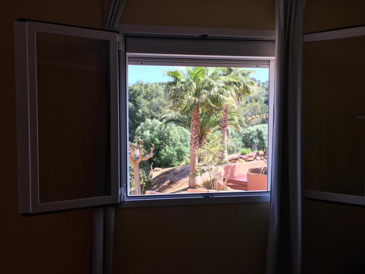 Son Bou By The Sea; Home With A Private Garden Bagian luar foto
